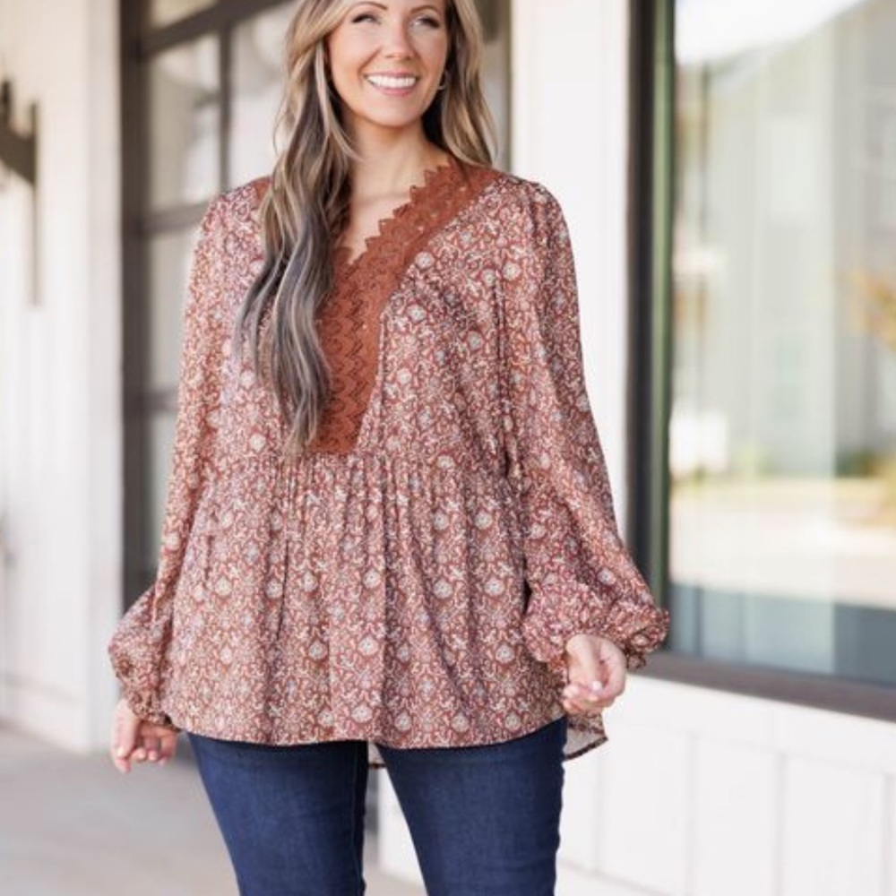 Hailey & Co Top Women SZ S Brown Paisley Embroidered V Neck High Waist
